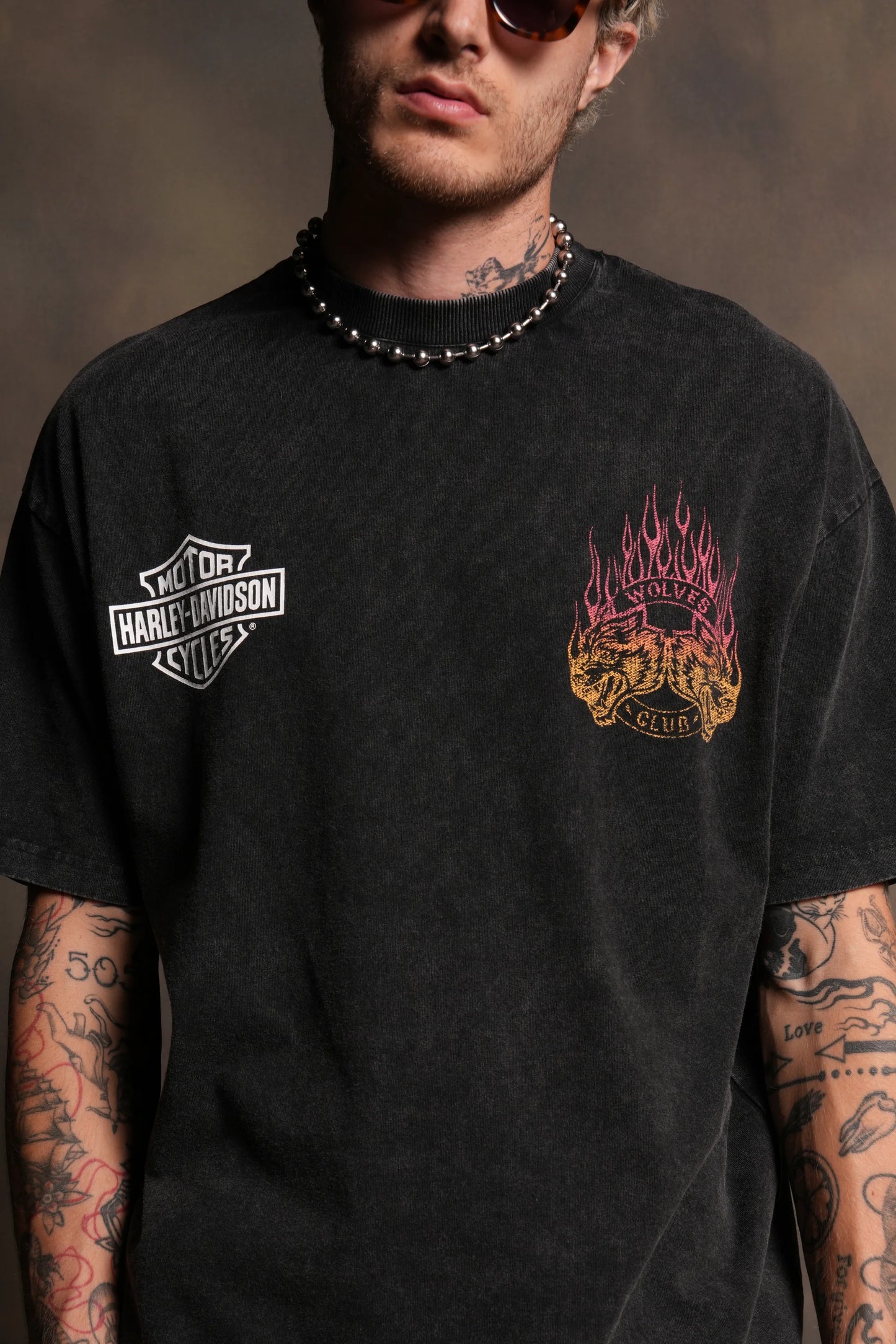 Rising Sun Grunge Mid Length Raw Hem Tee in Washed Black