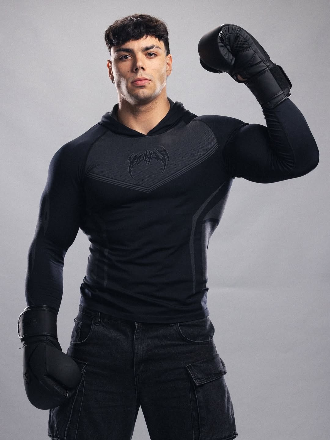 8062 - Warrior Compression Hoodies - Negro