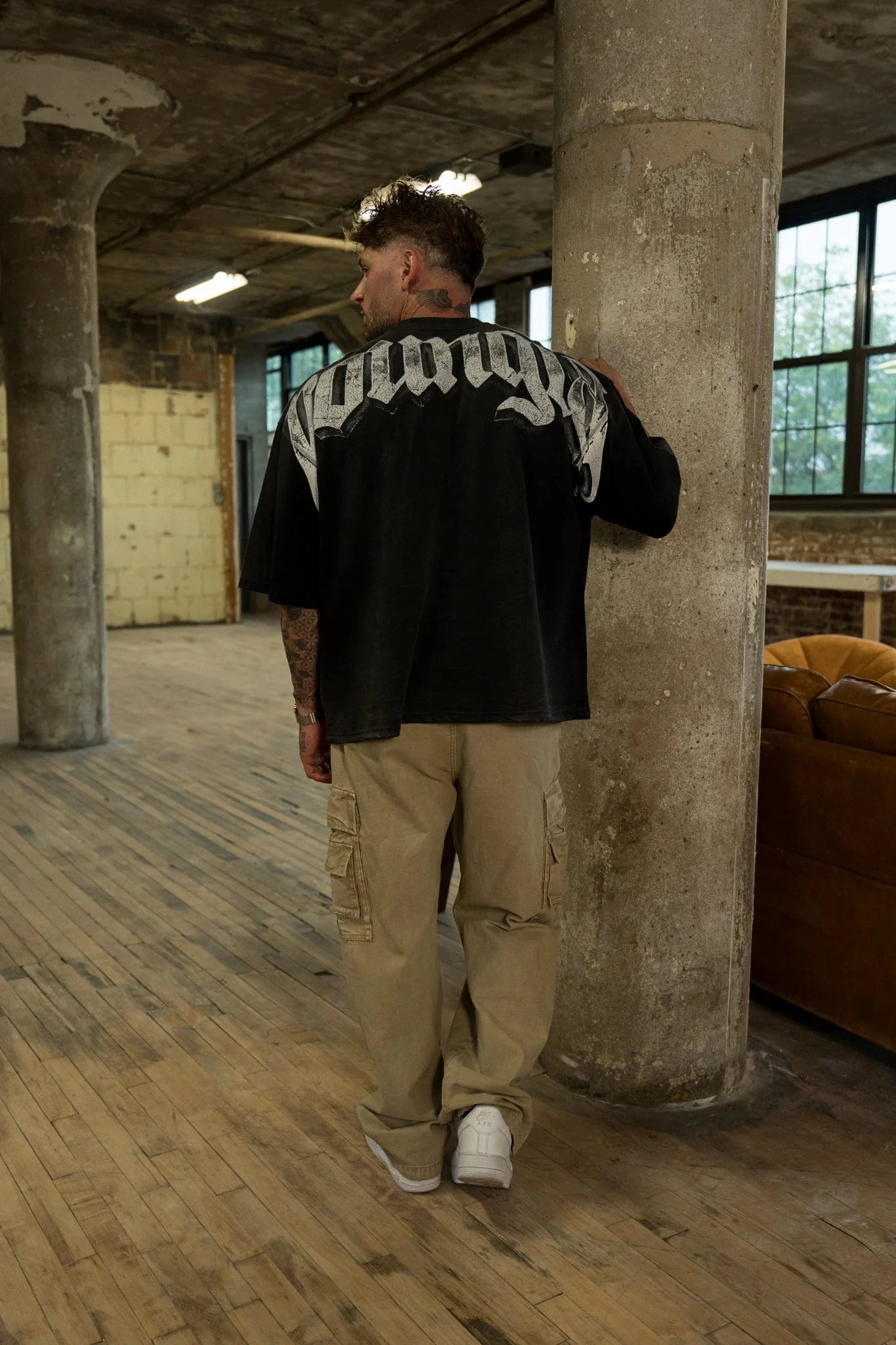 4159 - Huge Tees - Black Wash