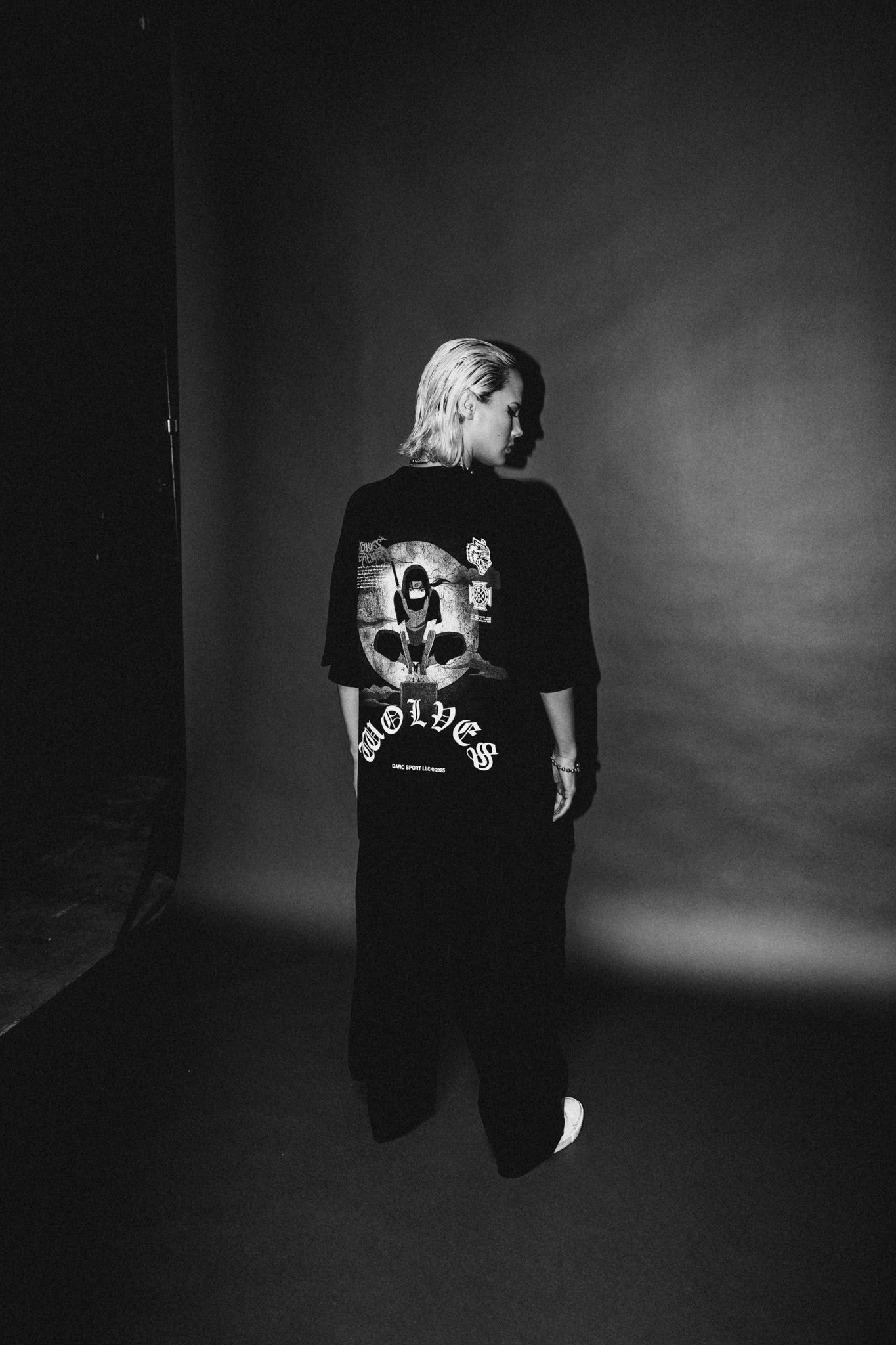 DS - UNDER THE MOON "PREMIUM" OVERSIZED TEE IN BLACK - ÚLTIMAS PIEZA: S