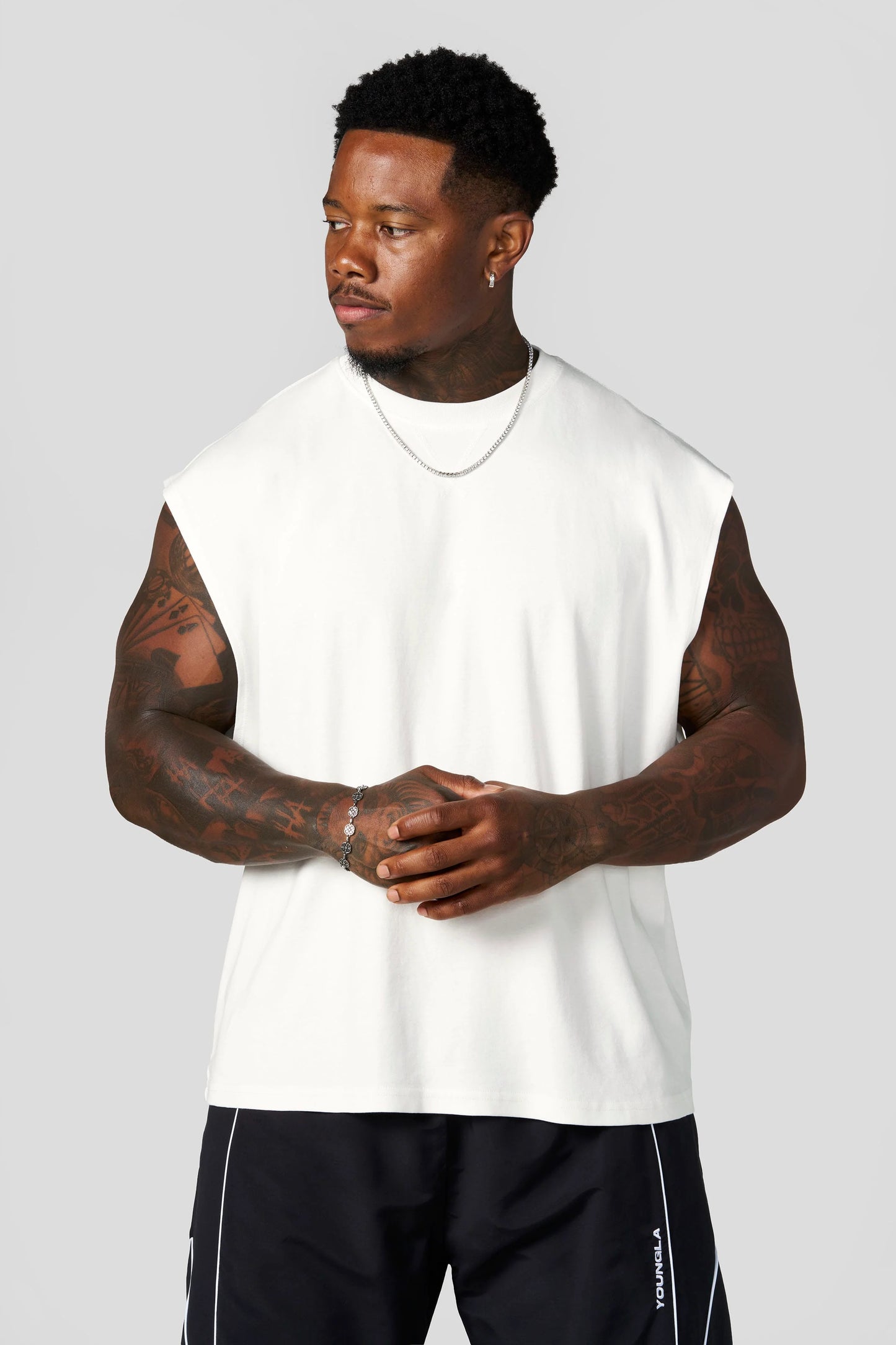 PRE-ORDEN: 3019 - Elevated Cut-Off | White