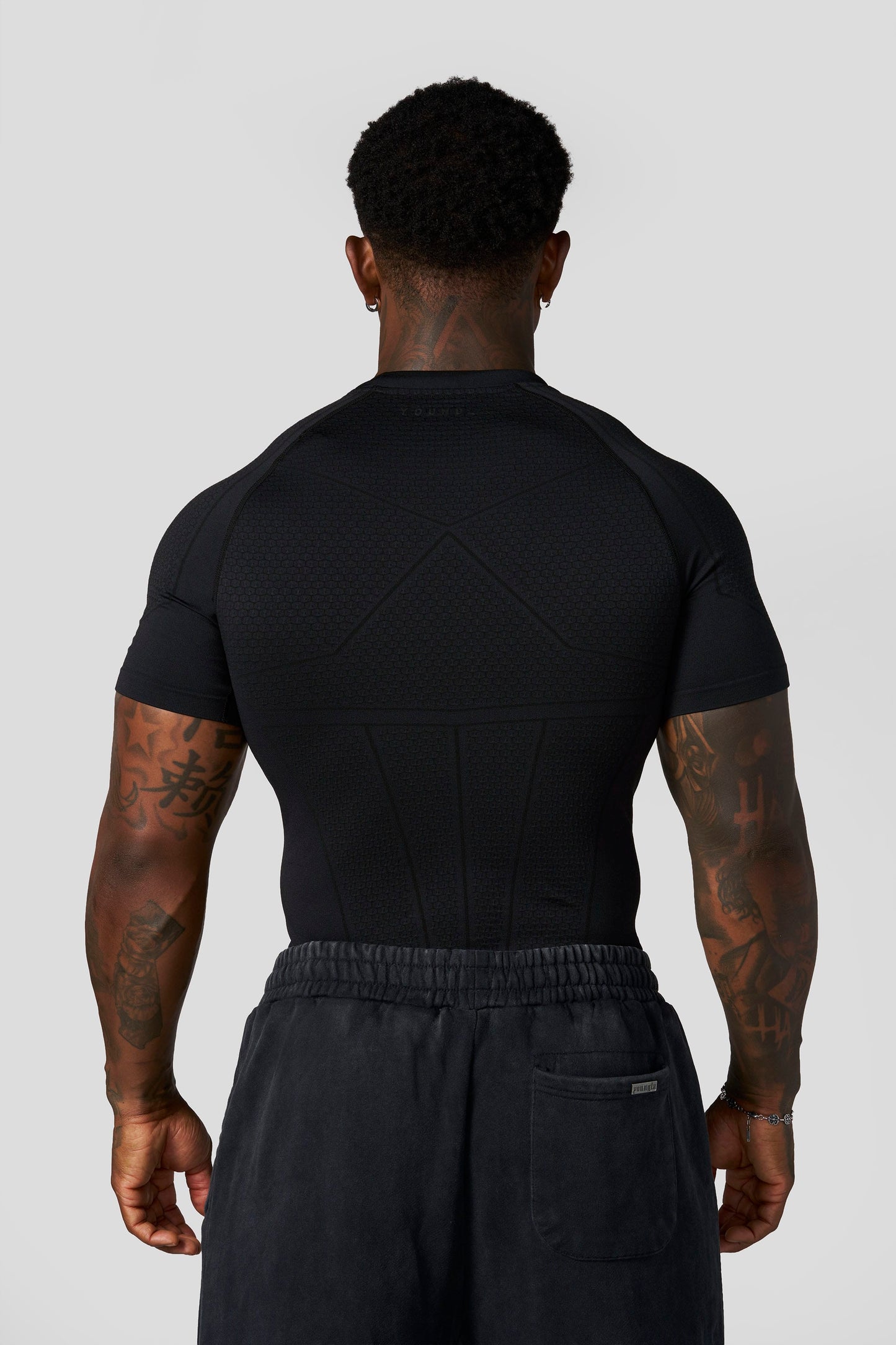 PRE-ORDEN: 4259 - Batman Manga Corta | All Black