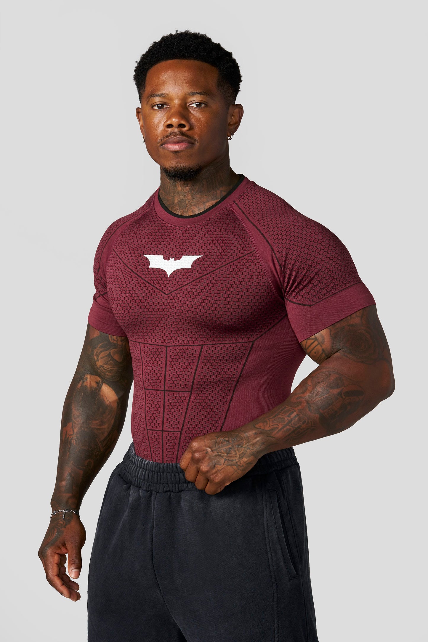 PRE-ORDEN: 4259 - Batman Manga Corta | Burgundy