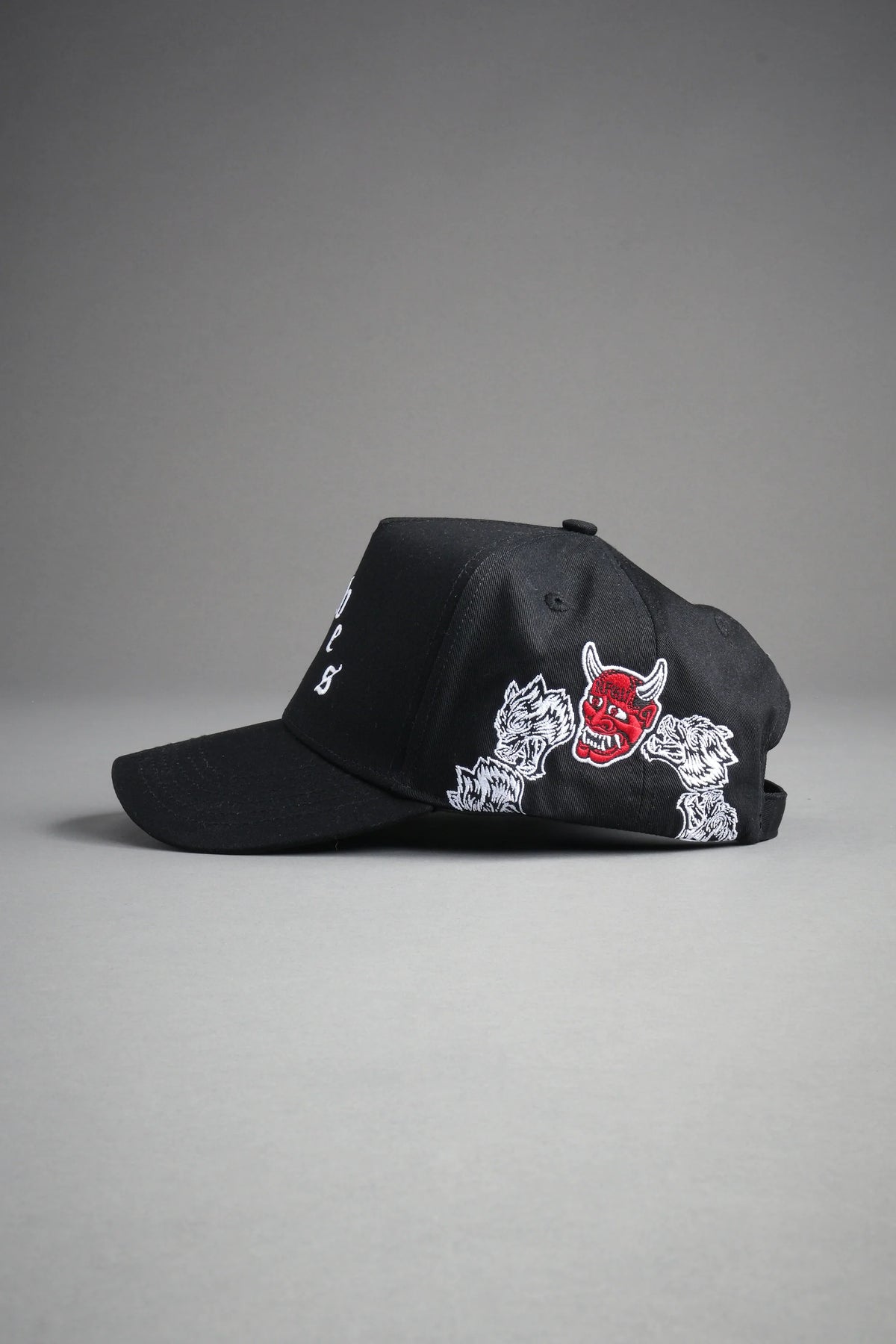 Surrounded Oni 5 Panel Hat in Black