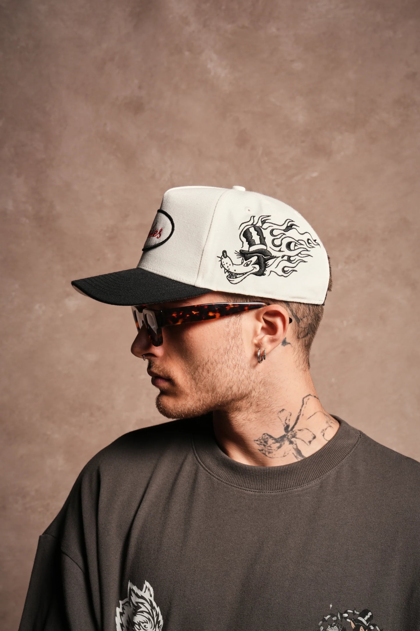 Mickey & The Wolf A Frame Snapback | Cream/Black