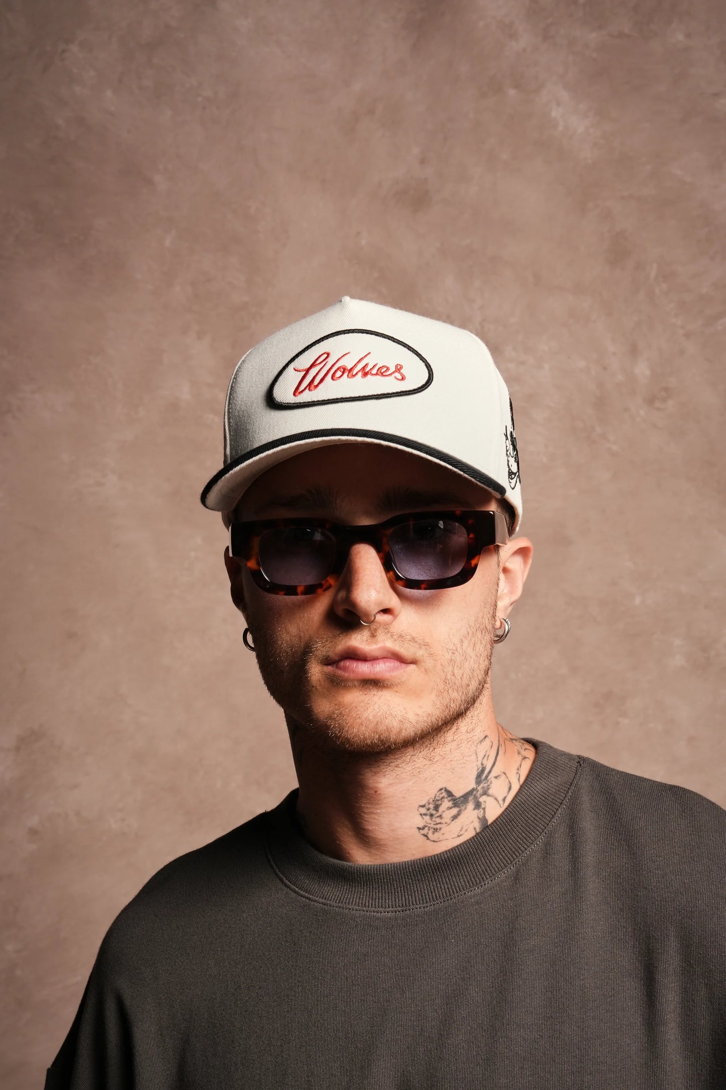 Mickey & The Wolf A Frame Snapback | Cream/Black