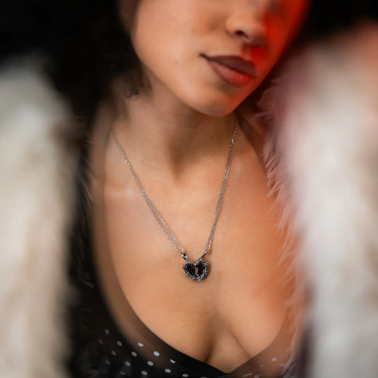 The Split-Heart Pendant | Plateado / Plateado RG1043